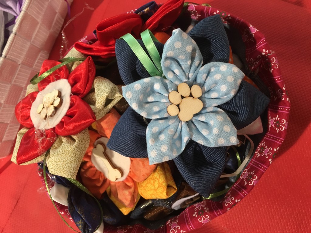FIORI CON ZAMPINA DA APPENDERE, PROFUMA BIANCHERIA PROFUMA ARMADI O AMBIENTI, IMBOTTITI LAVANDA NUMERO PEZZI DISPONIBILI n 15 contributo minimo richiesto € 12 inclusa la spedizione PER ORDINARE: Invia un'email a leonspugrescue@gmail.com , specificando ordine e indirizzo di spedizione. Invia il tuo contributo tramite bonifico bancario a: LEON S PUG RESCUE SALVACARLINO UNICREDIT ( MILANO) IT 94 D 02008 01623 000101415047 oppure puoi versare il tuo contributo utilizzando l'opzione paypal direttamente accessibile dal nostro sito internet