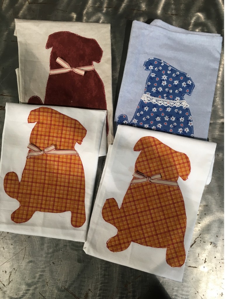 ASCIUGHINO cotone ' SAGOMINA' ,interamente realizzati a mano NUMERO PEZZI DISPONIBILI : n 4, visibili CONTRIBUTO MINIMO RICHIESTO : € 15 cad inclusa spedizione PER ORDINARE: Invia un'email a leonspugrescue@gmail.com , specificando ordine CON NOME ARTICOLO e indirizzo di spedizione. Invia il tuo contributo tramite bonifico bancario a: LEON S PUG RESCUE SALVACARLINO UNICREDIT ( MILANO) IT 94 D 02008 01623 000101415047 oppure puoi versare il tuo contributo utilizzando l'opzione paypal direttamente accessibile dal nostro sito internet PERFAVORE CONTATTACI PER ACCERTARTI CHE L'ARTICOLO SIA ANCORA DISPONIBILE PRIMA DI INVIARE IL TUO CONTRIBUTO !