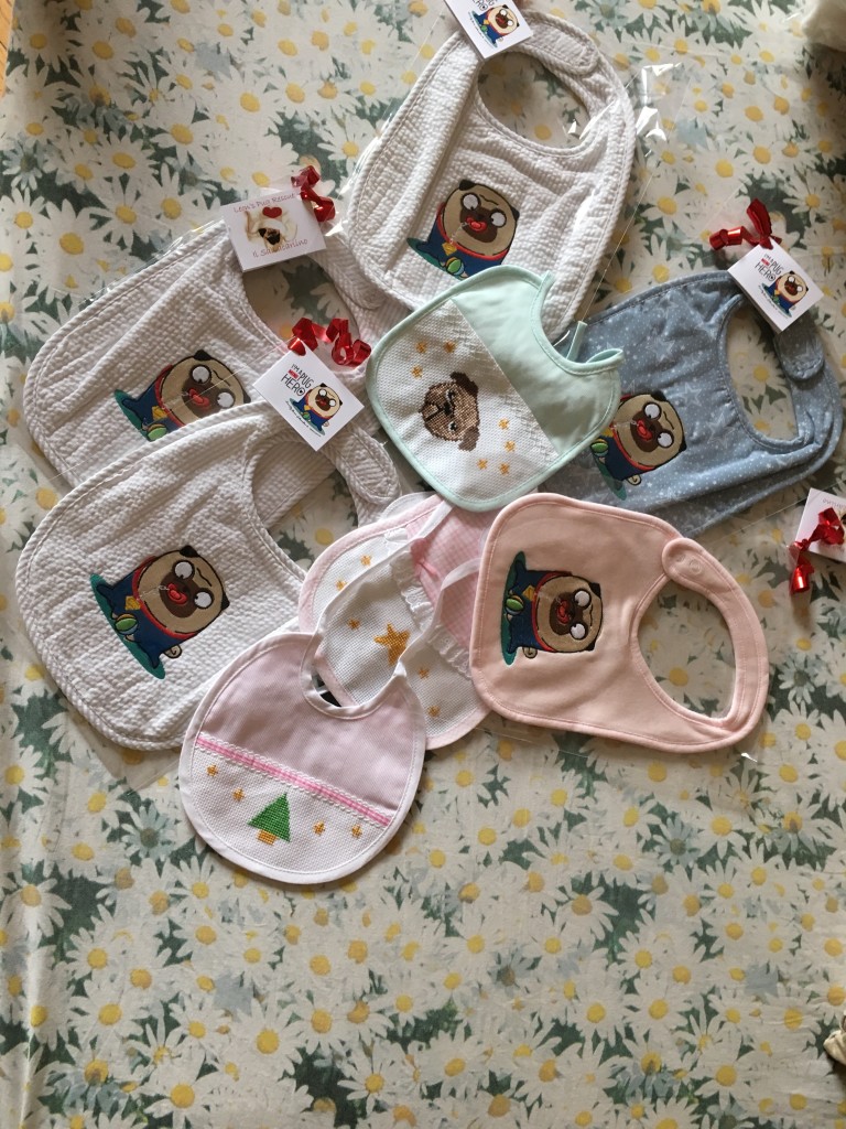 BAVAGLINO BABY DISPONIBILITA' : al momento tutti quelli esposti meno l'azzurro mini pug hero CONTRIBUTO MINIMO RICHIESTO : € 25 inclusa spedizione PER ORDINARE: Invia un'email a leonspugrescue@gmail.com , specificando ordine CON NOME ARTICOLO e indirizzo di spedizione. Invia il tuo contributo tramite bonifico bancario a: LEON S PUG RESCUE SALVACARLINO UNICREDIT ( MILANO) IT 94 D 02008 01623 000101415047 oppure puoi versare il tuo contributo utilizzando l'opzione paypal direttamente accessibile dal nostro sito internet PERFAVORE CONTATTACI PER ACCERTARTI CHE L'ARTICOLO SIA ANCORA DISPONIBILE PRIMA DI INVIARE IL TUO CONTRIBUTO !
