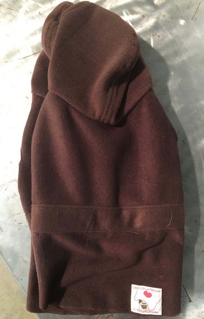 HOODIE FELPA BROWN NUMERO PEZZI DISPONIBILI: taglia M : n 3 taglia L : n 2 CONTRIBUTO MINIMO RICHIESTO : € 30 inclusa spedizione PER ORDINARE: Invia un'email a leonspugrescue@gmail.com , specificando ordine CON NOME ARTICOLO e indirizzo di spedizione. Invia il tuo contributo tramite bonifico bancario a: LEON S PUG RESCUE SALVACARLINO UNICREDIT ( MILANO) IT 94 D 02008 01623 000101415047 oppure puoi versare il tuo contributo utilizzando l'opzione paypal direttamente accessibile dal nostro sito internet PERFAVORE CONTATTACI PER ACCERTARTI CHE L'ARTICOLO SIA ANCORA DISPONIBILE PRIMA DI INVIARE IL TUO CONTRIBUTO !