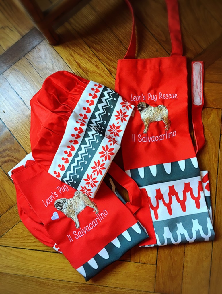 GREMBIULI CUCINA con cappellino chef interamente realizzati a mano DISPONIBILITA' : N 2, in foto CONTRIBUTO MINIMO RICHIESTO : € 50 inclusa spedizione PER ORDINARE: Invia un'email a leonspugrescue@gmail.com , specificando ordine CON NOME ARTICOLO e indirizzo di spedizione. Invia il tuo contributo tramite bonifico bancario a: LEON S PUG RESCUE SALVACARLINO UNICREDIT ( MILANO) IT 94 D 02008 01623 000101415047 oppure puoi versare il tuo contributo utilizzando l'opzione paypal direttamente accessibile dal nostro sito internet PERFAVORE CONTATTACI PER ACCERTARTI CHE L'ARTICOLO SIA ANCORA DISPONIBILE PRIMA DI INVIARE IL TUO CONTRIBUTO !