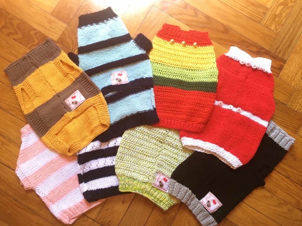 MAGLIONCINI PRIMAVERA IN COTONE realizzati a mano, TAGLIA S NUMERO PEZZI DISPONIBILI: n 7 CONTRIBUTO MINIMO RICHIESTO : € 30 inclusa spedizione PER ORDINARE: Invia un'email a leonspugrescue@gmail.com , specificando ordine CON NOME ARTICOLO e indirizzo di spedizione. Invia il tuo contributo tramite bonifico bancario a: LEON S PUG RESCUE SALVACARLINO UNICREDIT ( MILANO) IT 94 D 02008 01623 000101415047 oppure puoi versare il tuo contributo utilizzando l'opzione paypal direttamente accessibile dal nostro sito internet PERFAVORE CONTATTACI PER ACCERTARTI CHE L'ARTICOLO SIA ANCORA DISPONIBILE PRIMA DI INVIARE IL TUO CONTRIBUTO !