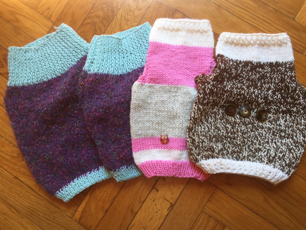 MAGLIONCINI LANA ARCOBALENO realizzati a mano TAGLIA M\ L NUMERO PEZZI DISPONIBILI: TAGLIA M : n 3 TAGLIA L : n 1 CONTRIBUTO MINIMO RICHIESTO : € 30 inclusa spedizione PER ORDINARE: Invia un'email a leonspugrescue@gmail.com , specificando ordine CON NOME ARTICOLO e indirizzo di spedizione. Invia il tuo contributo tramite bonifico bancario a: LEON S PUG RESCUE SALVACARLINO UNICREDIT ( MILANO) IT 94 D 02008 01623 000101415047 oppure puoi versare il tuo contributo utilizzando l'opzione paypal direttamente accessibile dal nostro sito internet PERFAVORE CONTATTACI PER ACCERTARTI CHE L'ARTICOLO SIA ANCORA DISPONIBILE PRIMA DI INVIARE IL TUO CONTRIBUTO !