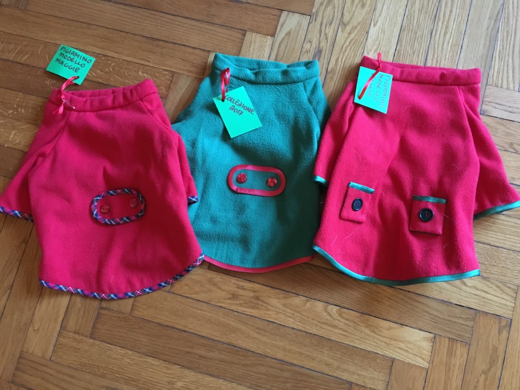 PIGIAMINO IN PILE mod MAGGIE interamente realizzatI a mano TAGLIA M\L DISPONIBILITA' : 3 CONTRIBUTO MINIMO RICHIESTO : € 35 inclusa spedizione PER ORDINARE: Invia un'email a leonspugrescue@gmail.com , specificando ordine CON NOME ARTICOLO e indirizzo di spedizione. Invia il tuo contributo tramite bonifico bancario a: LEON S PUG RESCUE SALVACARLINO UNICREDIT ( MILANO) IT 94 D 02008 01623 000101415047 oppure puoi versare il tuo contributo utilizzando l'opzione paypal direttamente accessibile dal nostro sito internet PERFAVORE CONTATTACI PER ACCERTARTI CHE L'ARTICOLO SIA ANCORA DISPONIBILE PRIMA DI INVIARE IL TUO CONTRIBUTO !