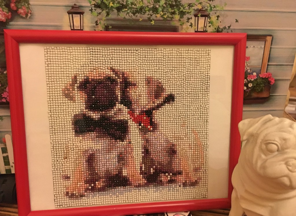 QUADRETTO RITRATTO CARLINO IN PERLINE, soggetto PUG WHISPER, realizzato a mano misura grande DISPONIBILITA' : n1 CONTRIBUTO MINIMO RICHIESTO : € 25 ,inclusa spedizione PER ORDINARE: Invia un'email a leonspugrescue@gmail.com , specificando ordine CON NOME ARTICOLO e indirizzo di spedizione. Invia il tuo contributo tramite bonifico bancario a: LEON S PUG RESCUE SALVACARLINO UNICREDIT ( MILANO) IT 94 D 02008 01623 000101415047 oppure puoi versare il tuo contributo utilizzando l'opzione paypal direttamente accessibile dal nostro sito internet PERFAVORE CONTATTACI PER ACCERTARTI CHE L'ARTICOLO SIA ANCORA DISPONIBILE PRIMA DI INVIARE IL TUO CONTRIBUTO !