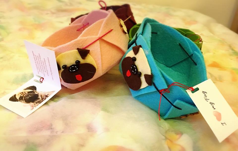 SVUOTATASCHE in PANNOLENCI -misura piccola Ideati, realizzati e donati al Rescue dalla speciale mamma salvacarlina Patrizia NUMERO PEZZI DISPONIBILI : 2 ( azzurro\ verde) contributo minimo richiesto € 20 inclusa la spedizione