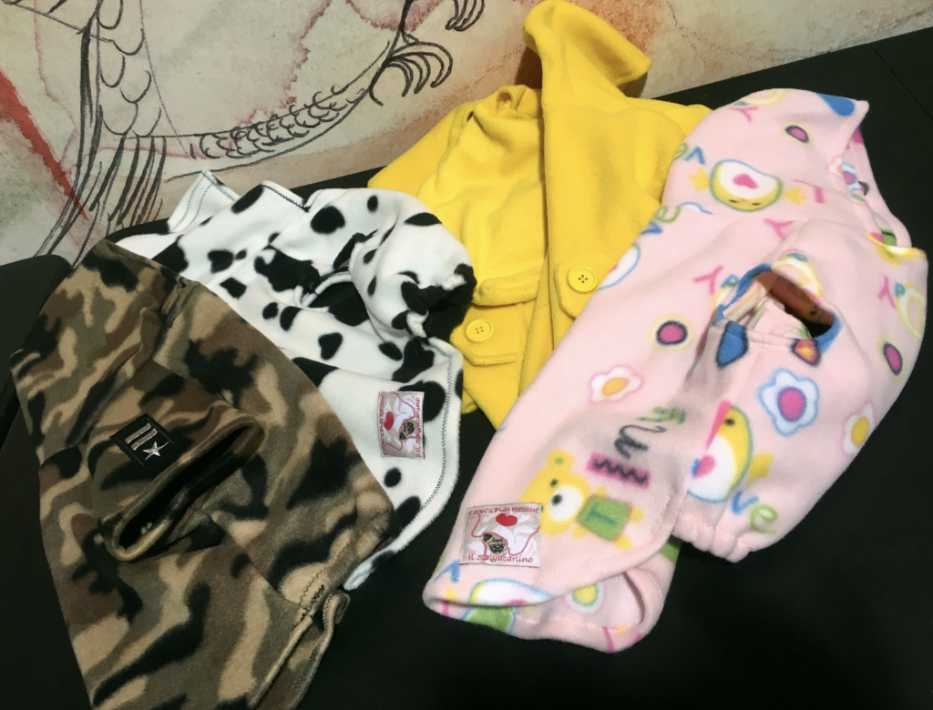PIGIAMINI PILE -NUMERO PEZZI DISPONIBILI: 4 CONTRIBUTO BENEFICO RICHIESTO : € 25 inclusa spedizione PER ORDINARE: Invia un'email a leonspugrescue@gmail.com , specificando ordine CON NOME ARTICOLO e indirizzo di spedizione. Invia il tuo contributo tramite bonifico bancario a: LEON S PUG RESCUE SALVACARLINO UNICREDIT ( MILANO) IT 94 D 02008 01623 000101415047 oppure puoi versare il tuo contributo utilizzando l'opzione paypal direttamente accessibile dal nostro sito internet PERFAVORE CONTATTACI PER ACCERTARTI CHE L'ARTICOLO SIA ANCORA DISPONIBILE PRIMA DI INVIARE IL TUO CONTRIBUTO !