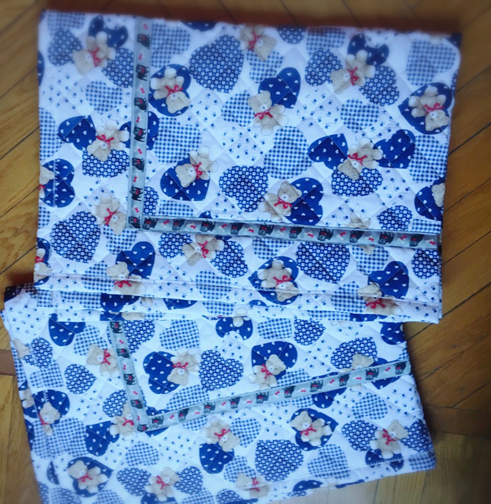 STUOIETTE IN TRAPUNTA orsetti interamente realizzate a mano DISPONIBILITA' : 2, visibili CONTRIBUTO MINIMO RICHIESTO : € 35 inclusa spedizione PER ORDINARE: Invia un'email a leonspugrescue@gmail.com , specificando ordine CON NOME ARTICOLO e indirizzo di spedizione. Invia il tuo contributo tramite bonifico bancario a: LEON S PUG RESCUE SALVACARLINO UNICREDIT ( MILANO) IT 94 D 02008 01623 000101415047 oppure puoi versare il tuo contributo utilizzando l'opzione paypal direttamente accessibile dal nostro sito internet PERFAVORE CONTATTACI PER ACCERTARTI CHE L'ARTICOLO SIA ANCORA DISPONIBILE PRIMA DI INVIARE IL TUO CONTRIBUTO !